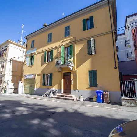 Armadillo House - Elegante Casa Vacanza A Parma Exterior photo
